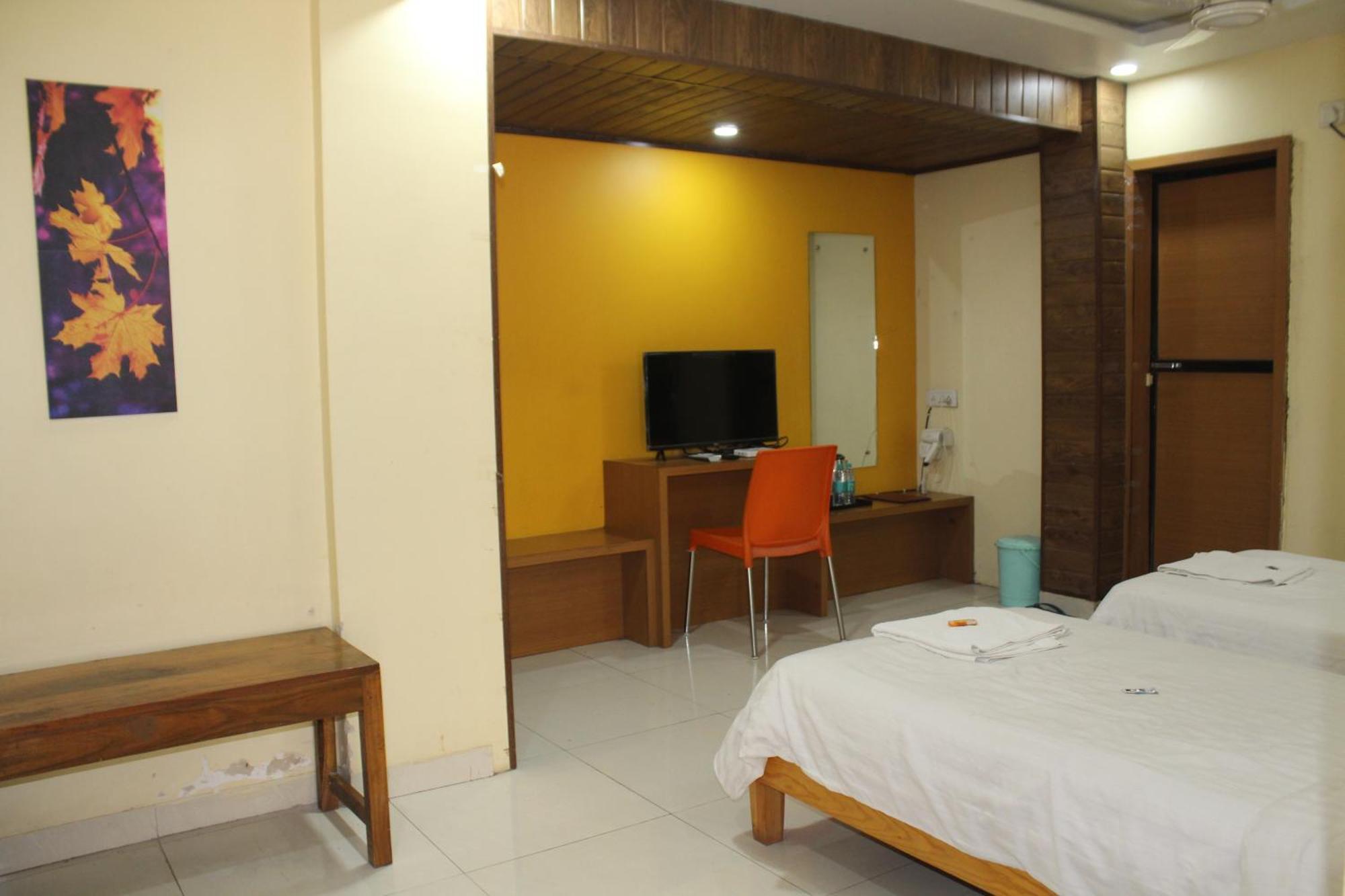 Hotel Shivrai Pen Bagian luar foto