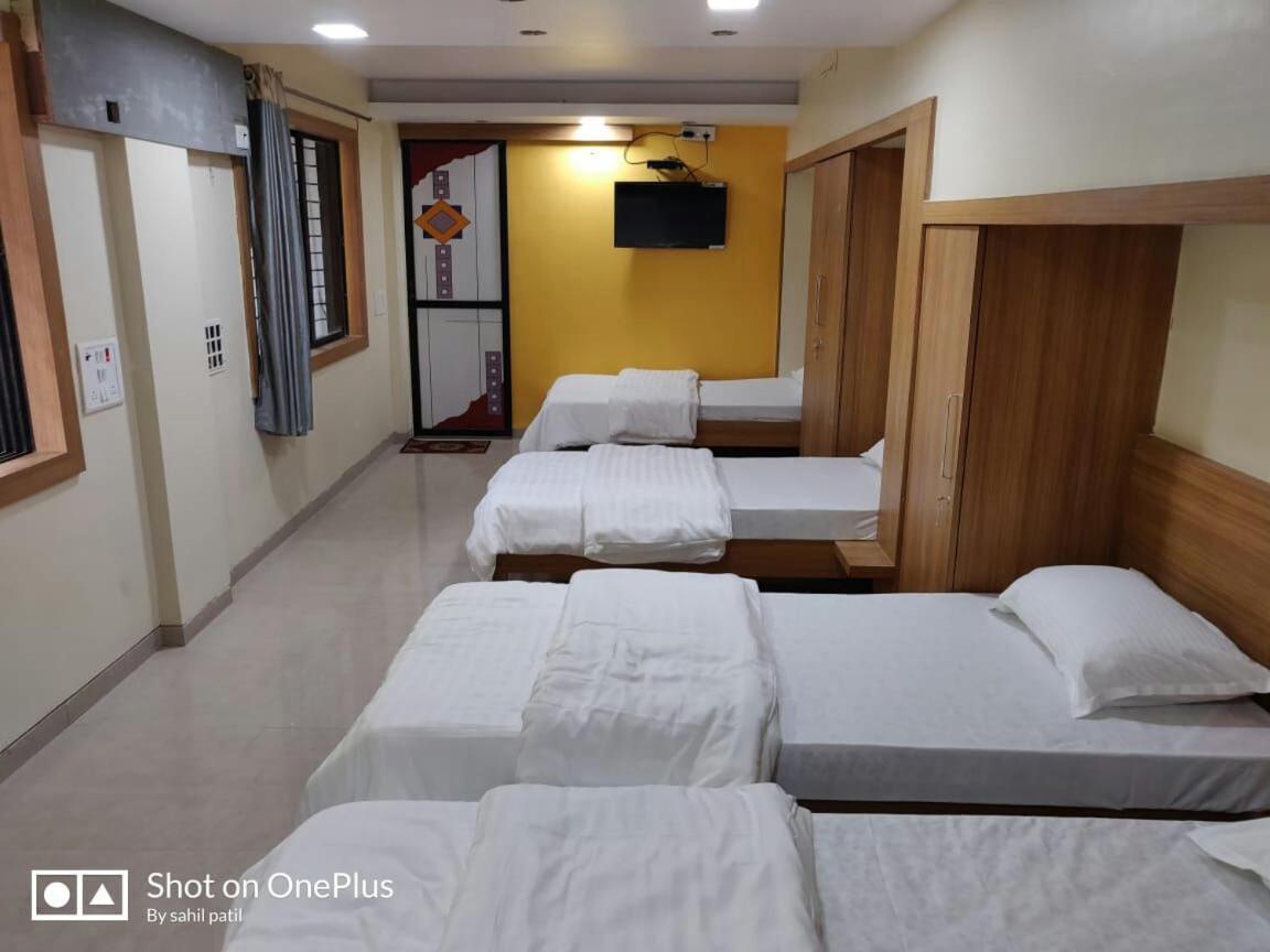 Hotel Shivrai Pen Bagian luar foto
